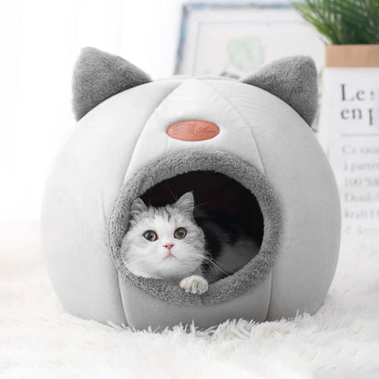 Cosy Winter Cat Cave Bed