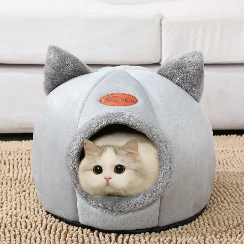 Cosy Winter Cat Cave Bed