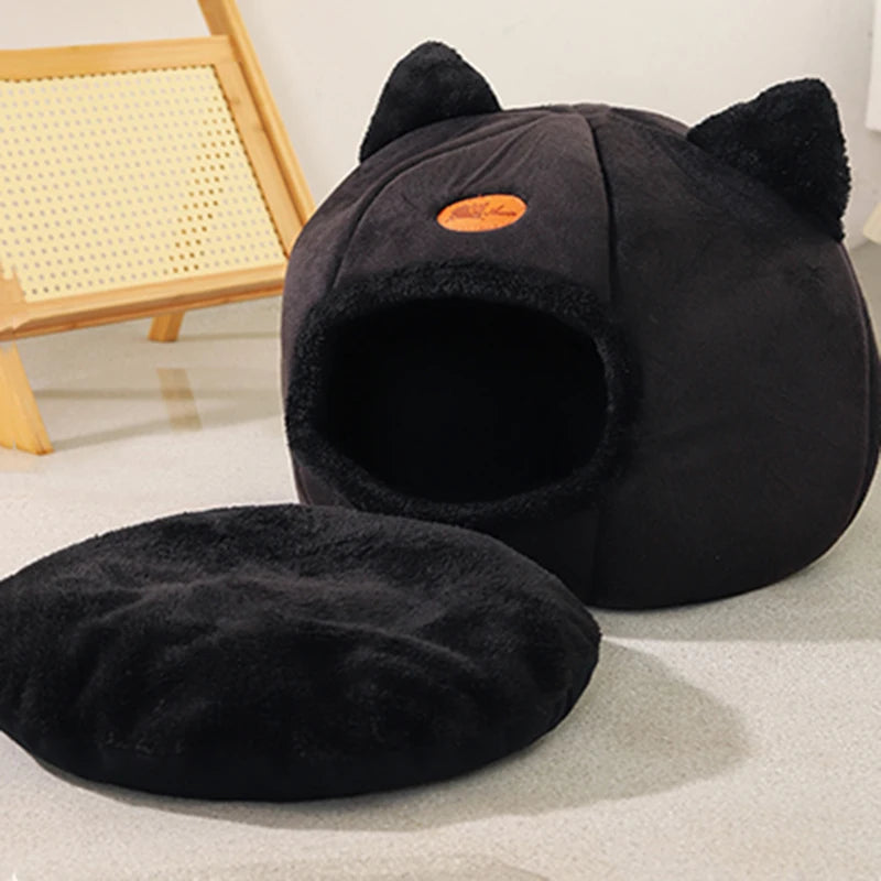 Cosy Winter Cat Cave Bed