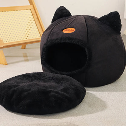 Cosy Winter Cat Cave Bed